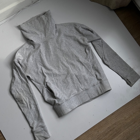 Lululemon Grey Mock/Turtle/Funnel/cowl neck sweater 4 Gray - Picture 1 of 5